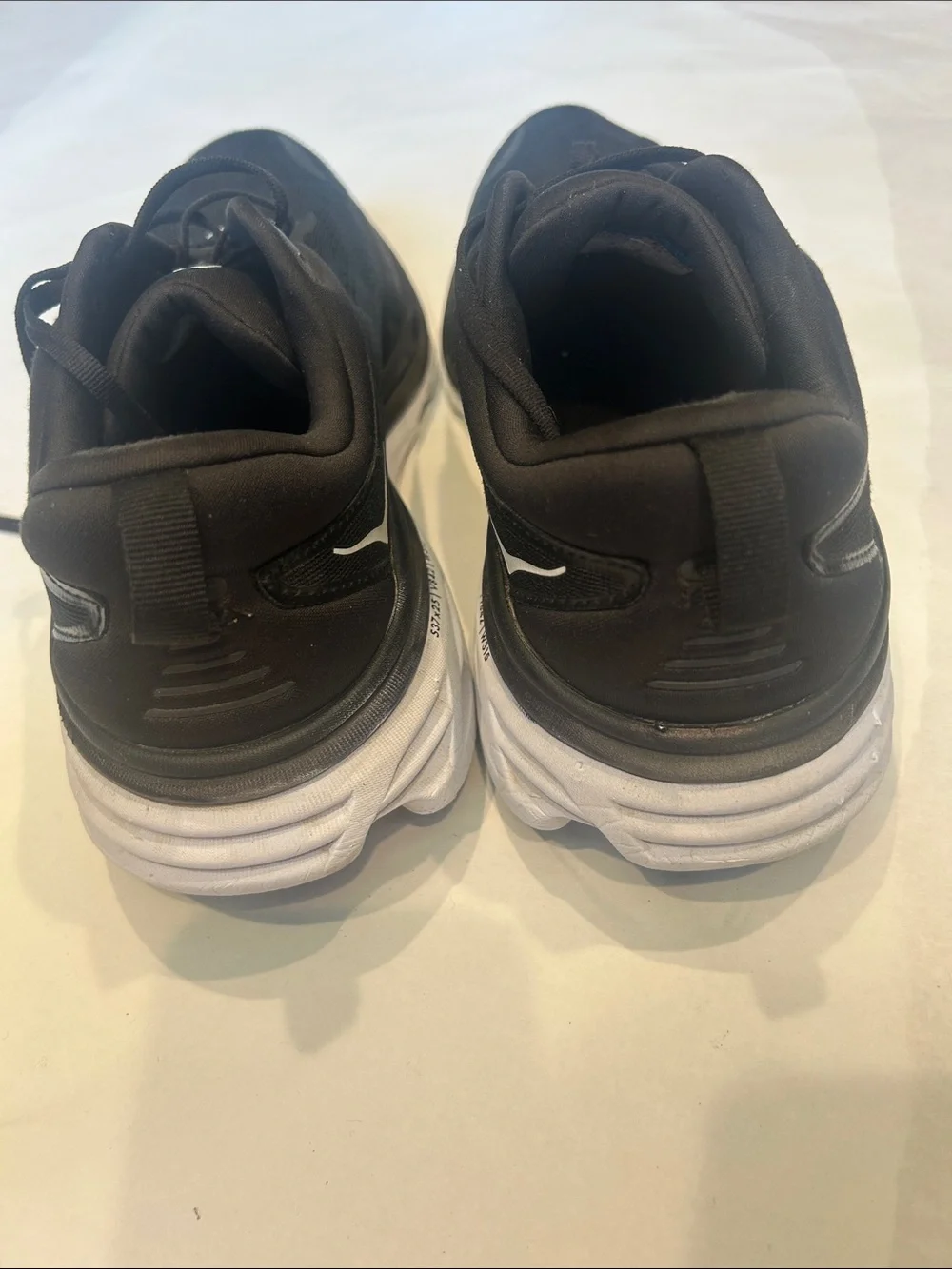 Hoka Black / White Bondi 8 Men's Road Running Shoes size 10 lace up sneakers